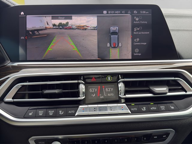 Used 2019 Dark Graphite Metallic BMW xDrive40i image 18