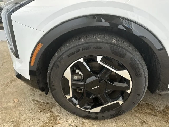Used 2026 White Kia SX image 28