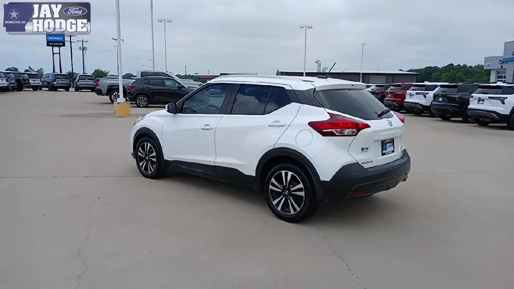 Used 2020 White Nissan SV image 7
