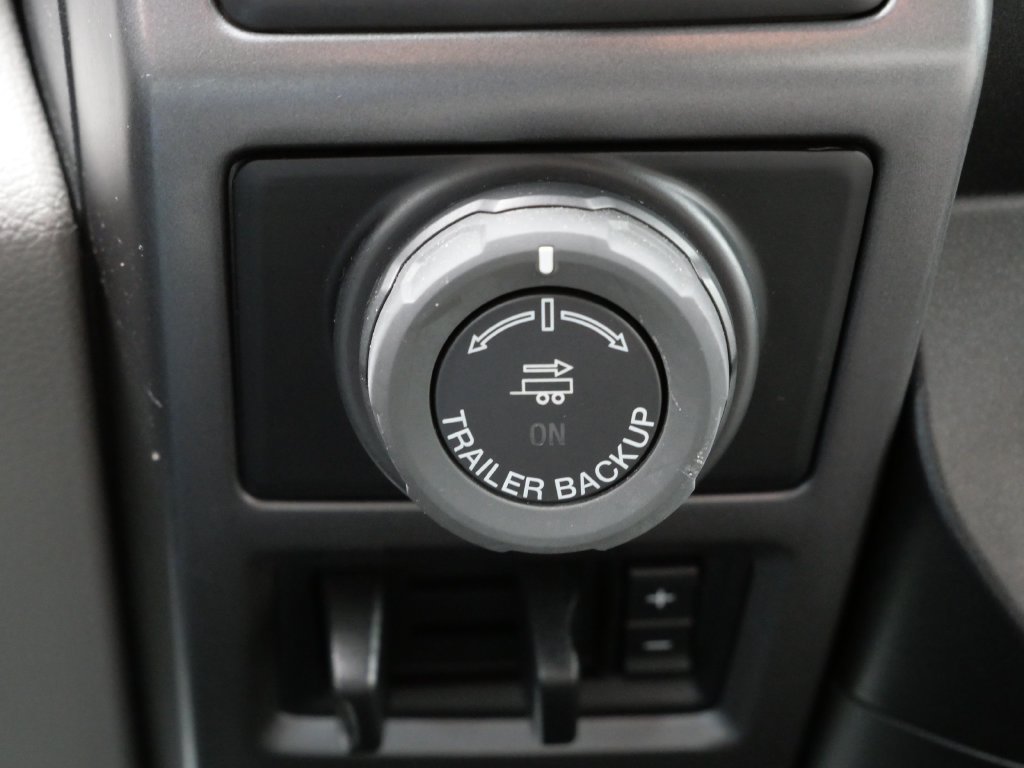 Used 2018 Red Ford XLT image 25