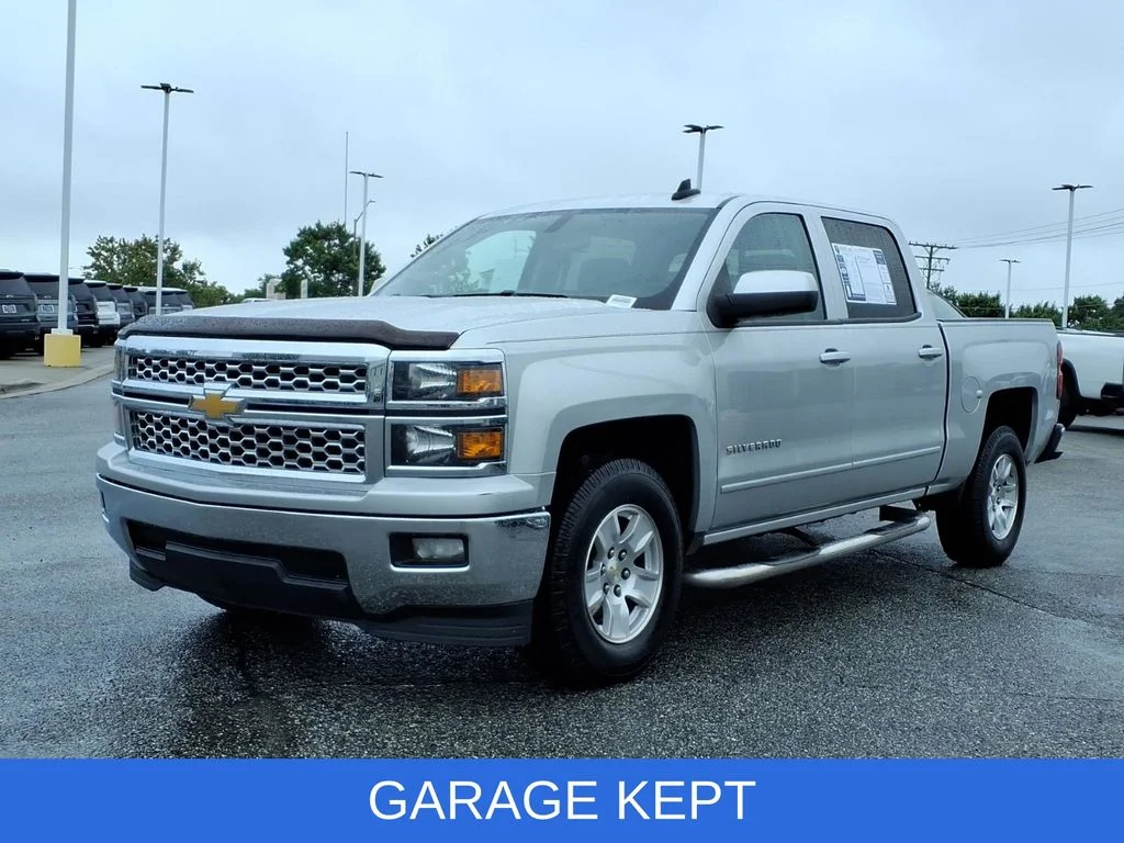 Used 2015 Silver Chevrolet LT image 3