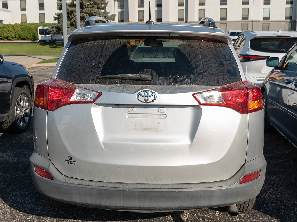 Used 2015 Classic Silver Metallic Toyota XLE image 5