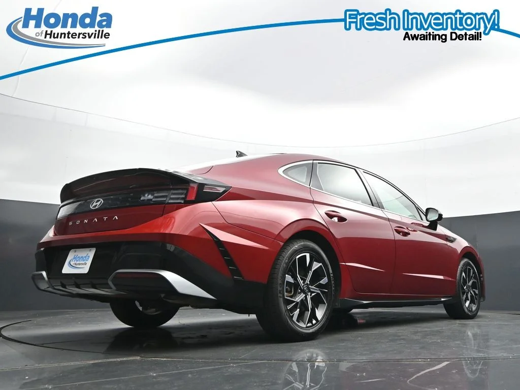 Used 2025 Red Hyundai SEL image 33