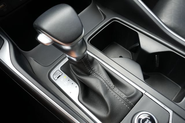 Used 2022 Black Kia EX image 38