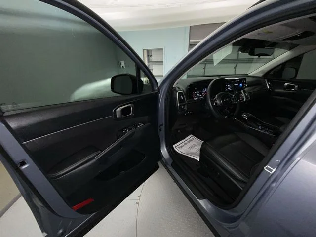 Used 2023 Silver Kia S image 11