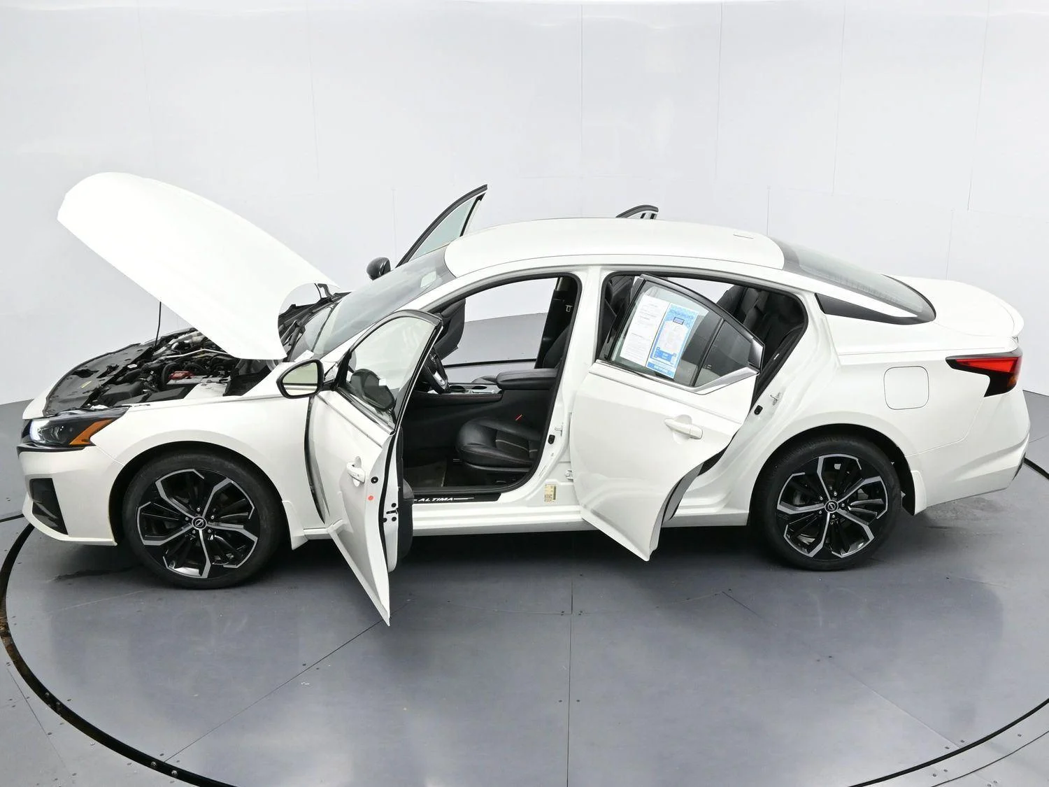 Used 2023 Pearl White Tricoat Nissan 2.5 SR image 37