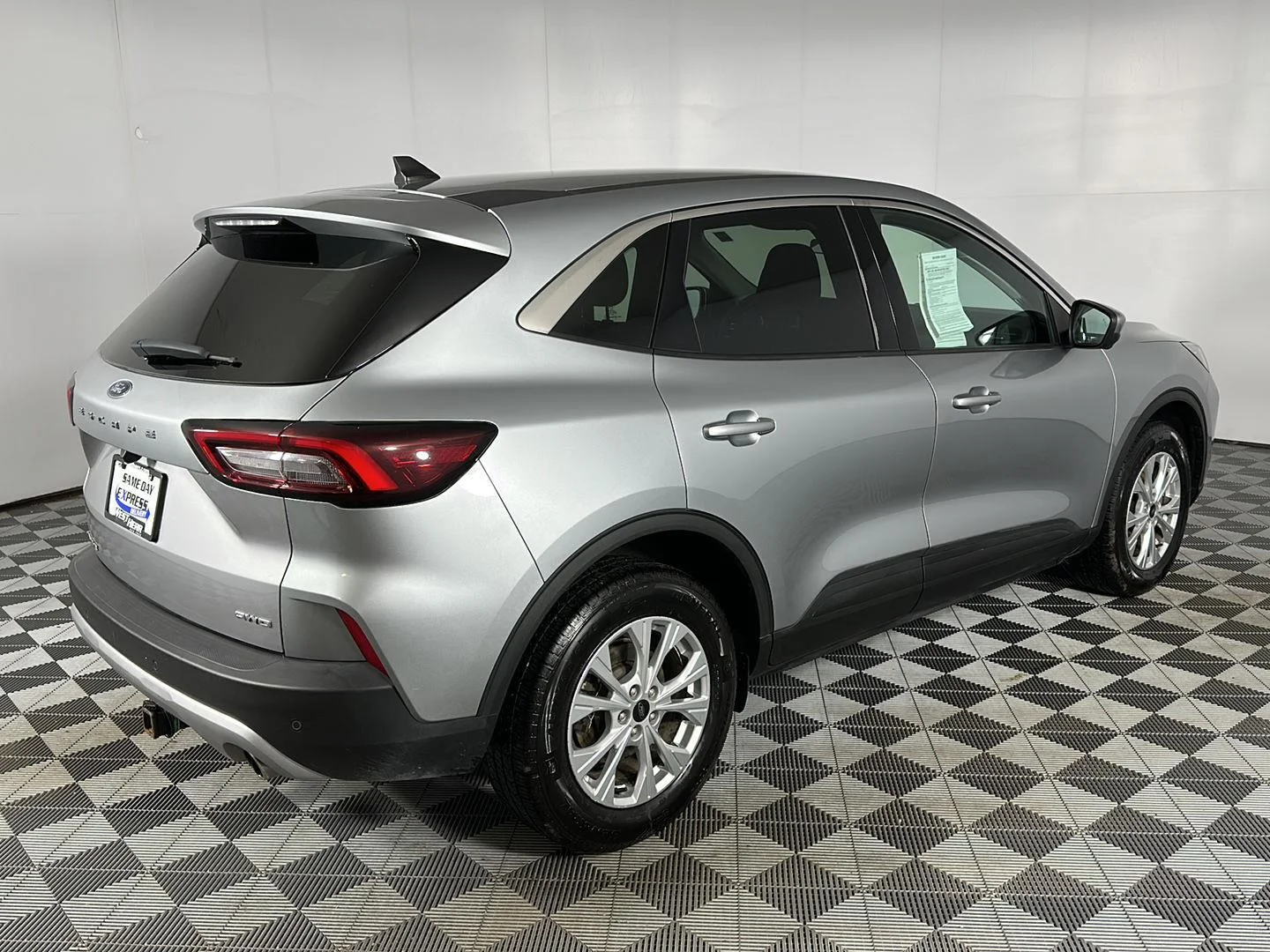 Used 2023 Iconic Silver Ford Active image 30