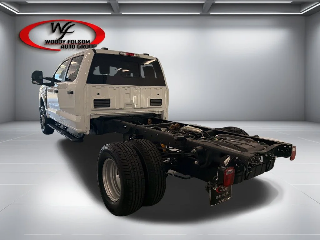 New 2027 Oxford White Ford F-350® XL image 8