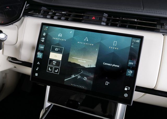 New 2026 Fuji White Land Rover SE image 14