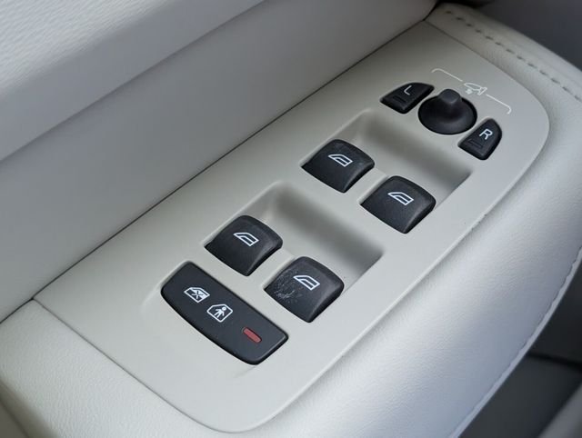 Used 2023 Gray Volvo B5 Plus Bright Theme image 25