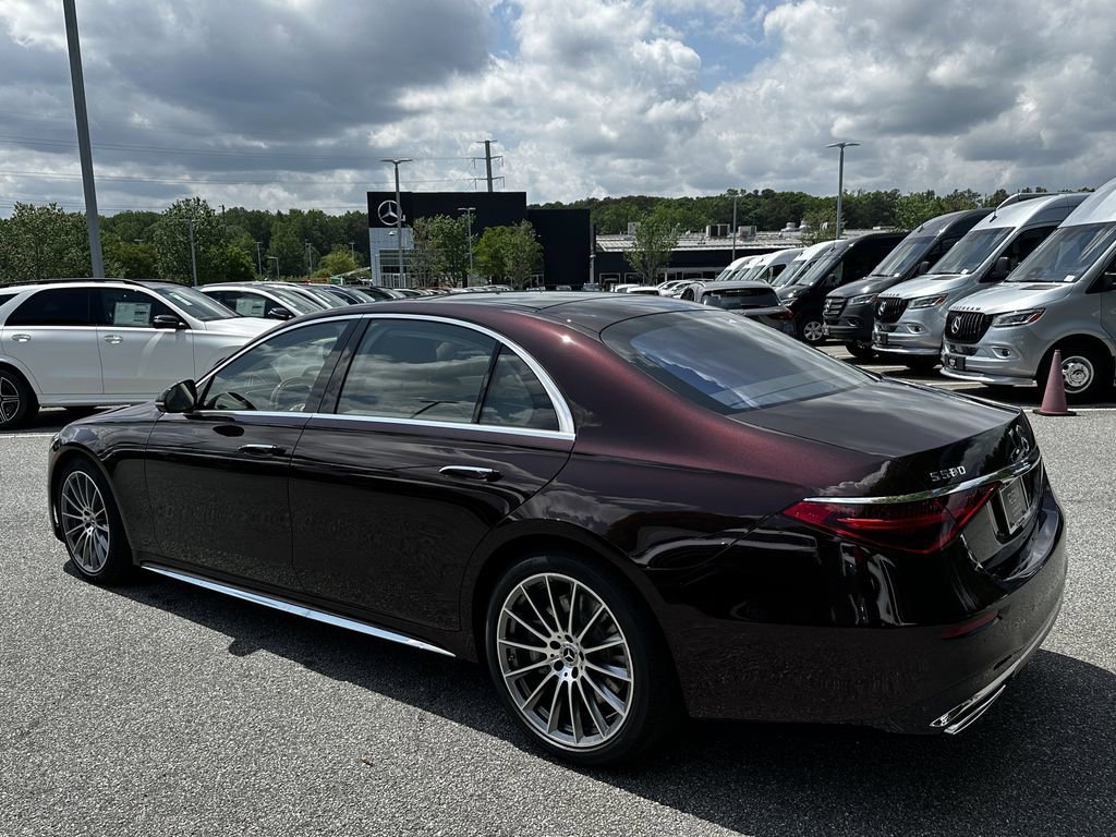 New 2026 MANUFAKTUR Rubellite Red Metallic Mercedes-Benz S 580 image 6