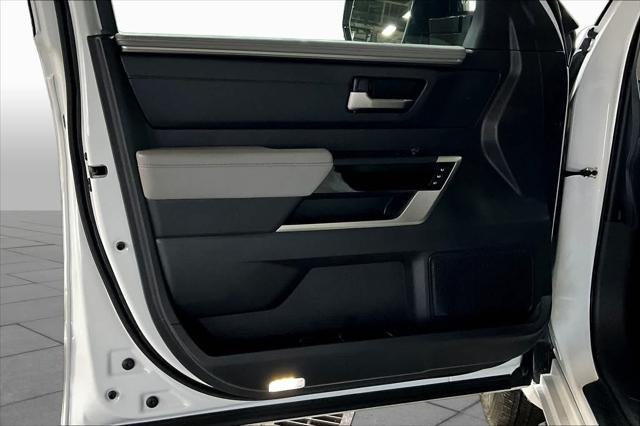 Certified Used 2026 WIND CHILL PEARL Toyota  image 20