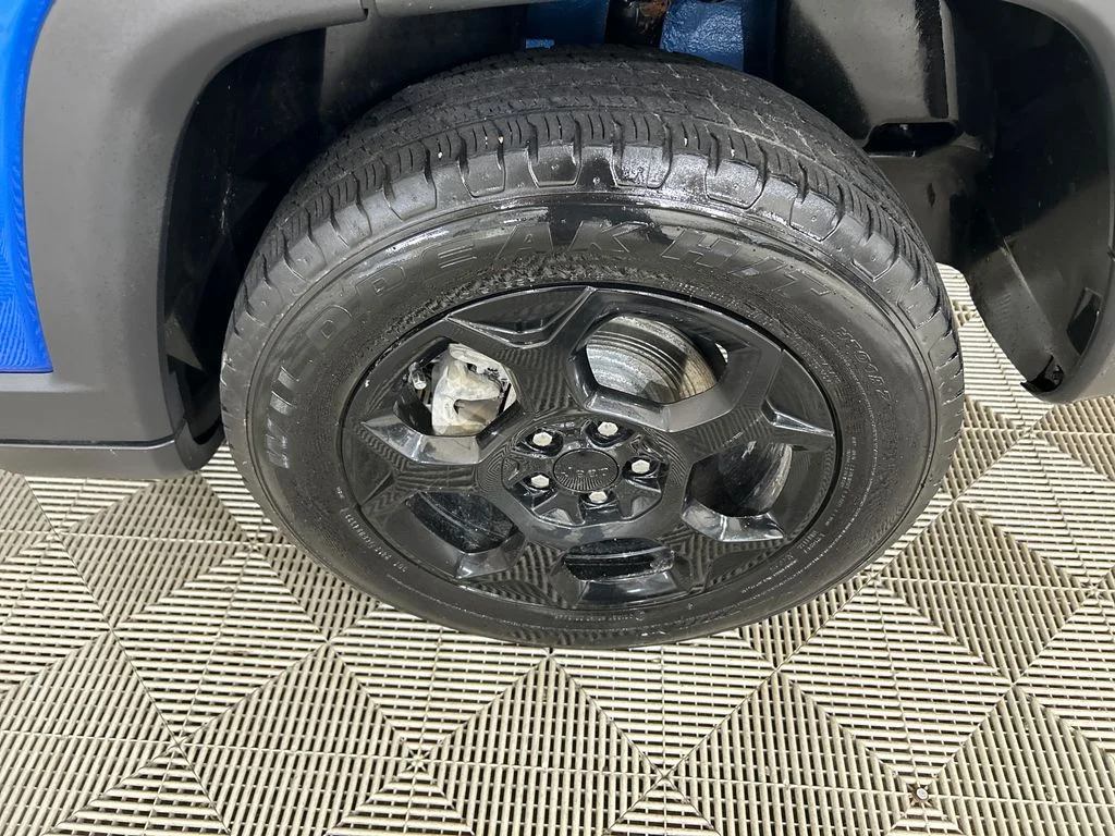 Used 2023 Blue Jeep Trailhawk image 10