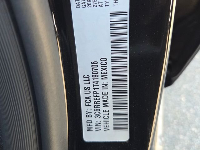 New 2026 Diamond Black Crystal Pearl-Coat Exterior Paint RAM Big Horn/Lone Star image 7