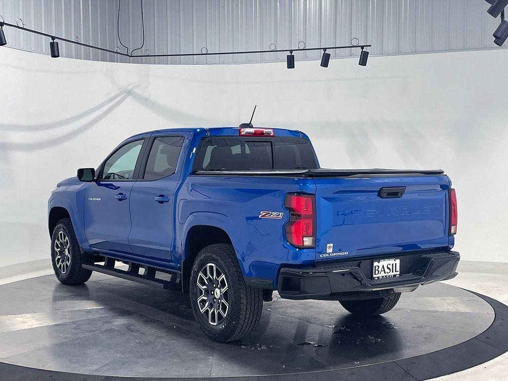 Used 2024 Blue Chevrolet Z71 image 16