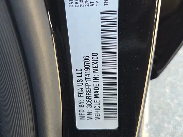 New 2026 Diamond Black Crystal Pearl-Coat Exterior Paint RAM Big Horn/Lone Star image 7