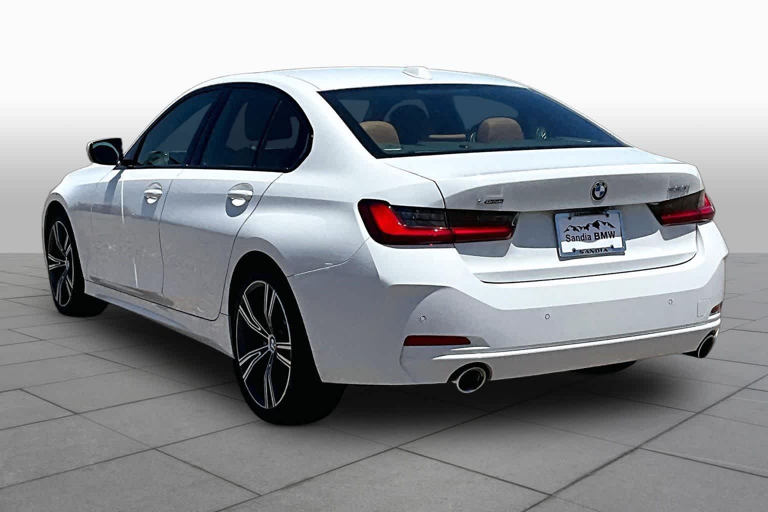 Used 2023 Alpine White BMW 330i xDrive image 9