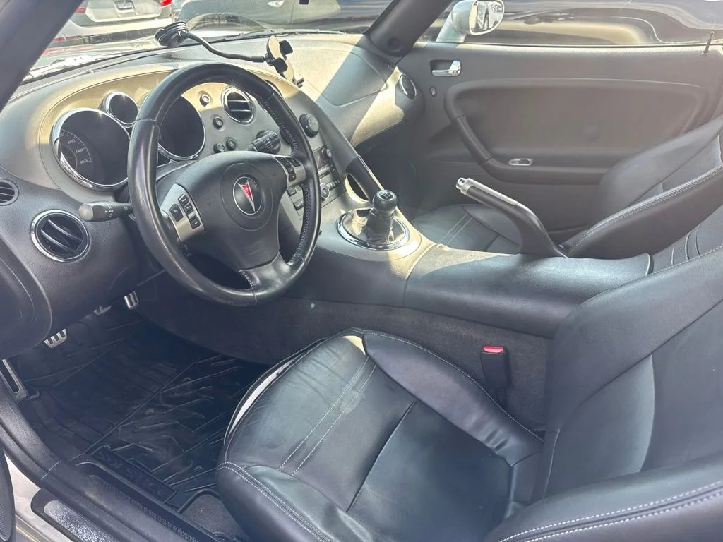 Used 2007 Silver Pontiac GXP image 3