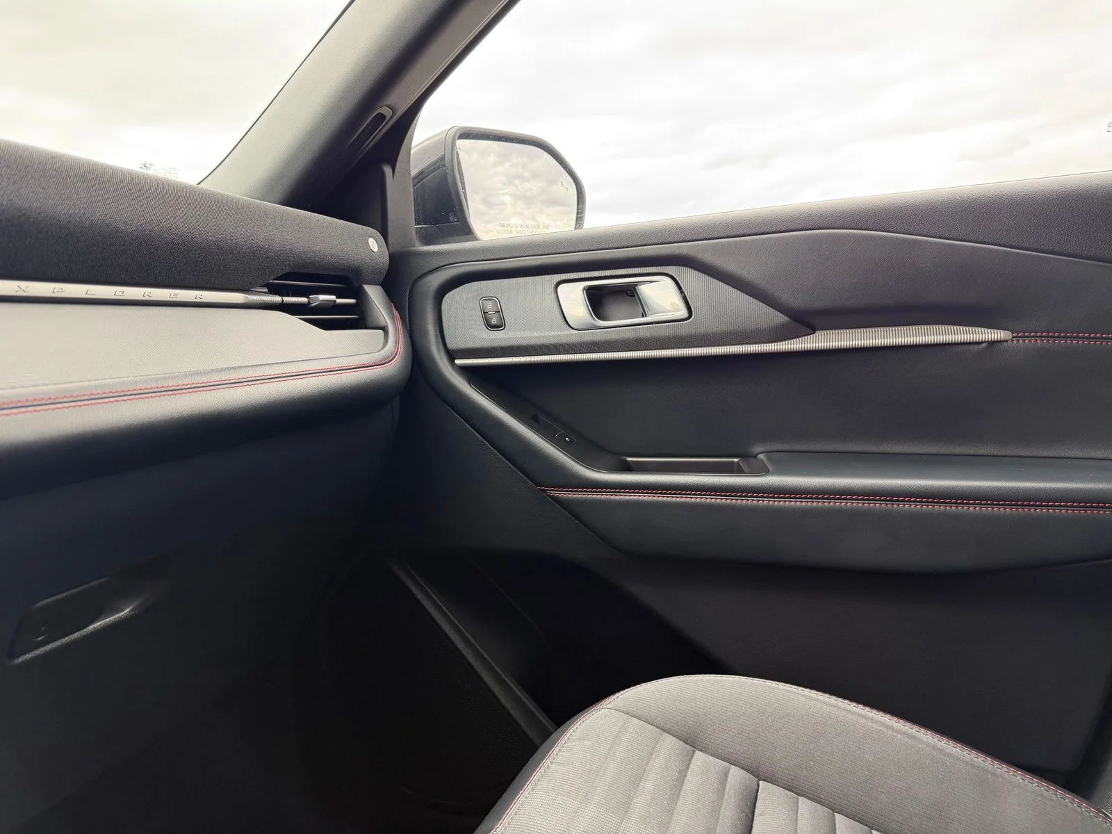 Used 2025 Gray Ford ST-Line image 22