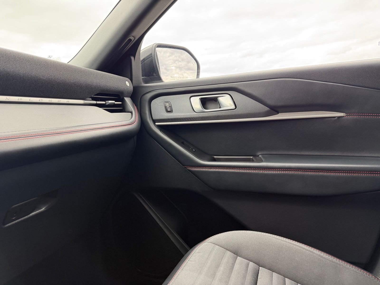 Used 2025 Gray Metallic Ford ST-Line image 22