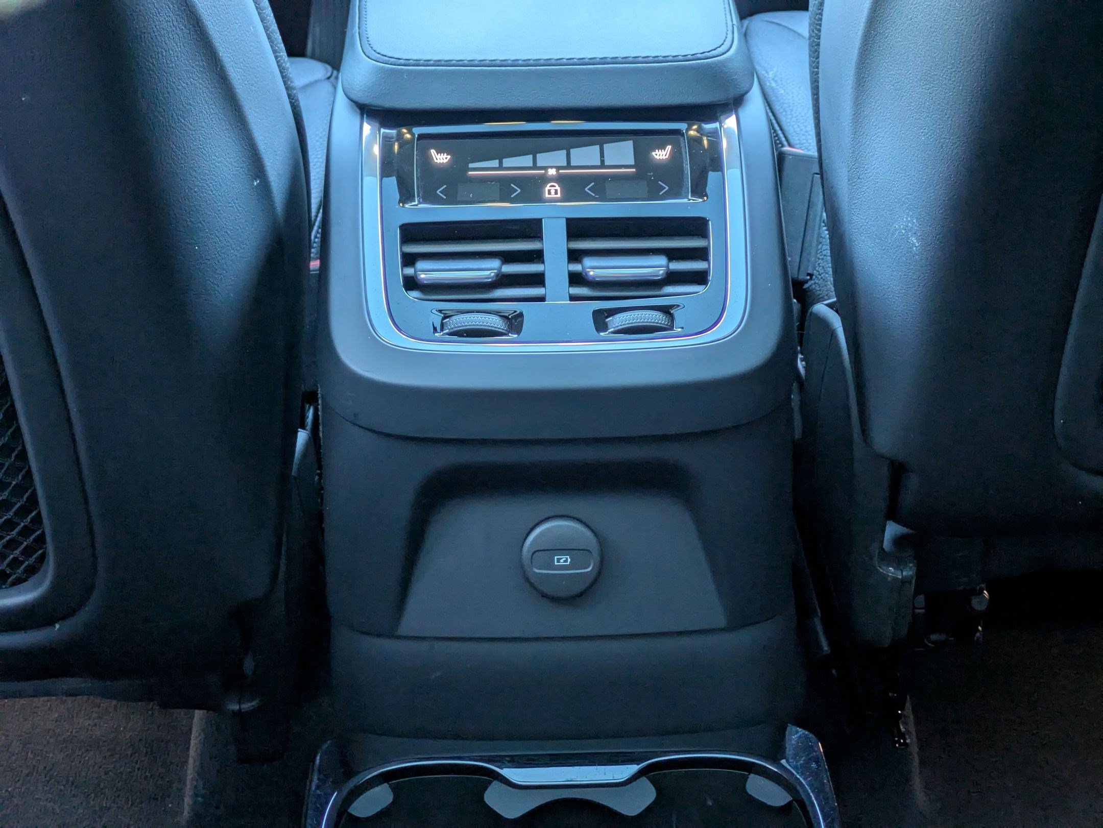 Certified Used 2023 Platinum Gray Metallic Volvo Plus image 24