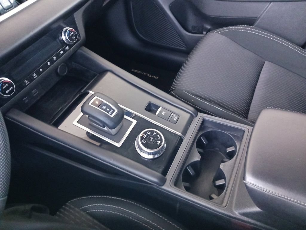 Used 2022 Red Mitsubishi ES image 11