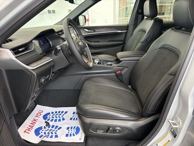 New 2026 Silver Zynith Exterior Paint Jeep Laredo image 19