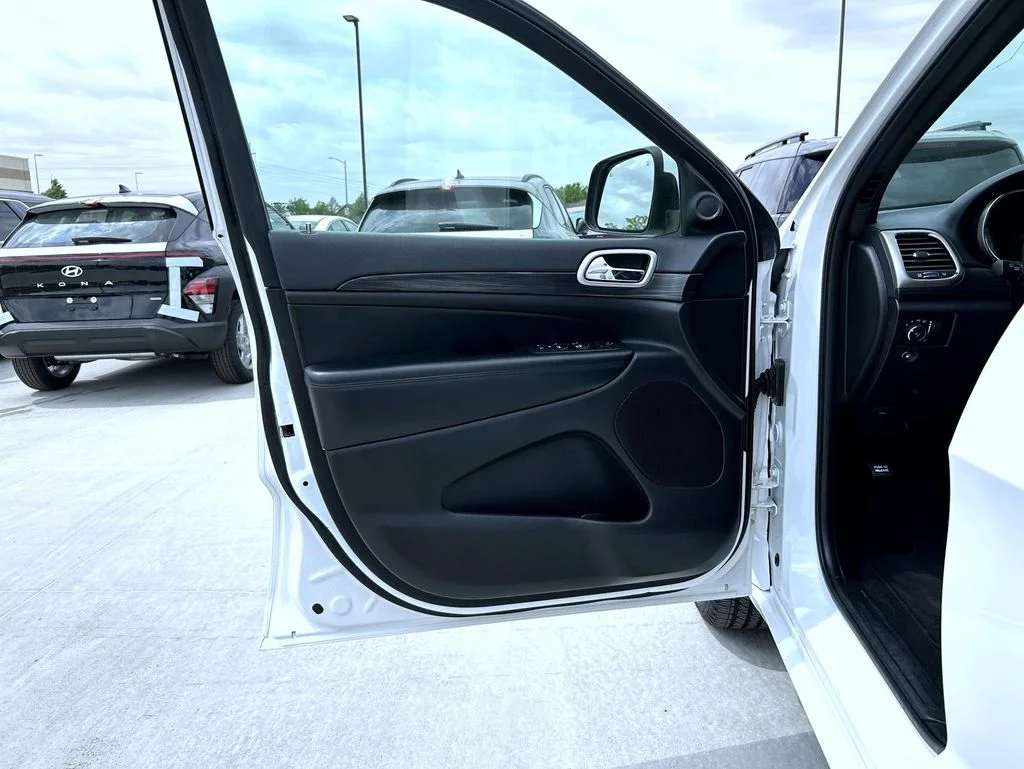 2019 Jeep Grand Cherokee Altitude - Photo 10