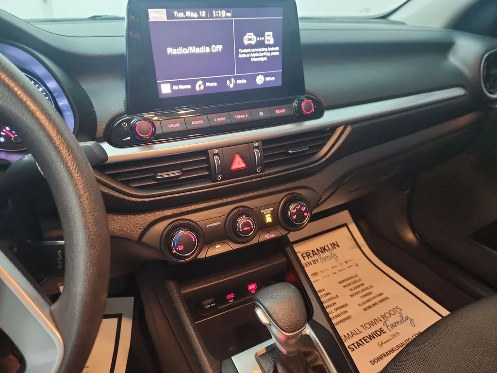 Used 2024 Blue Kia LXS image 10