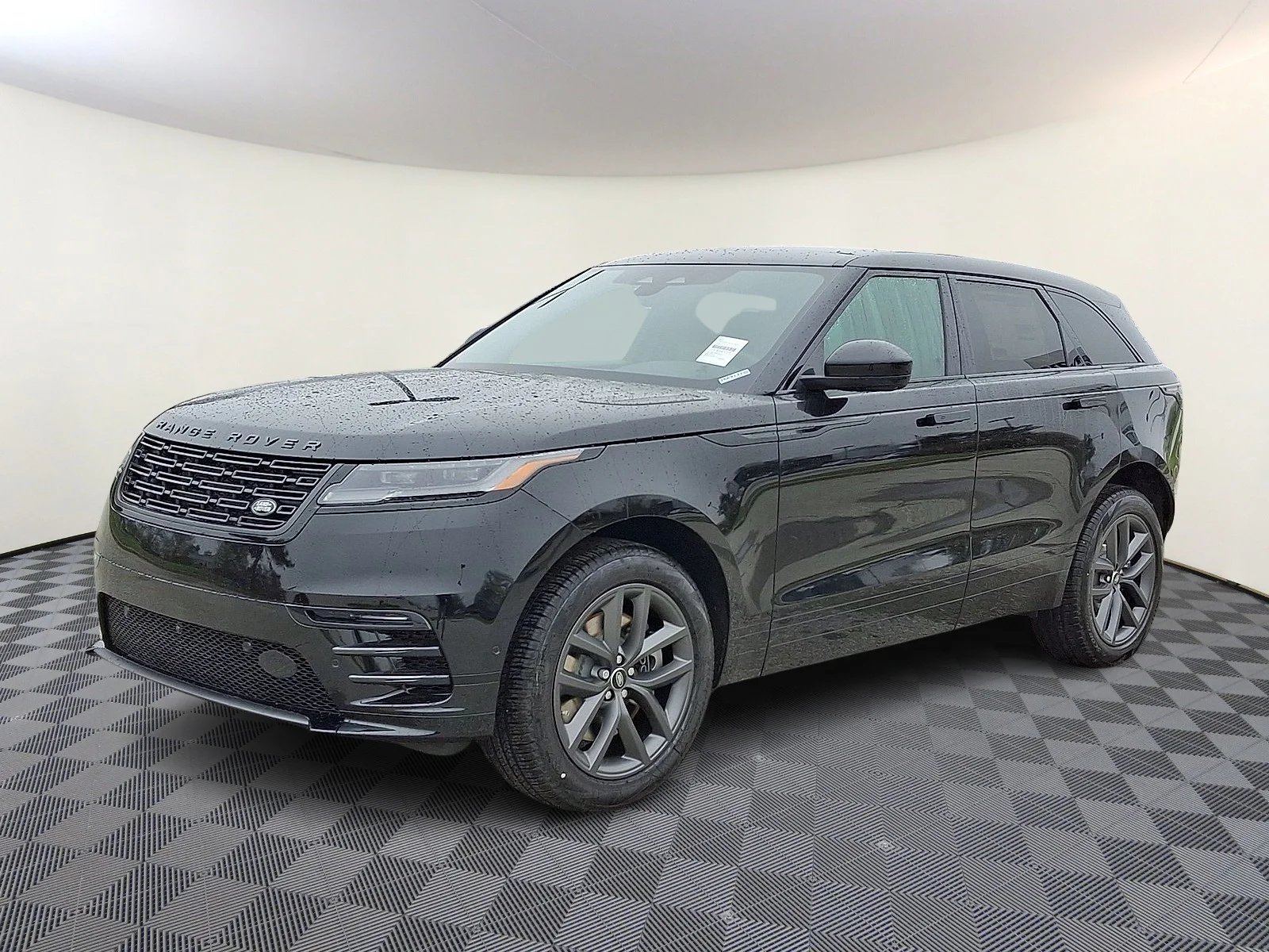2026 Land Rover Range Rover Velar P250 Dynamic SE's photo