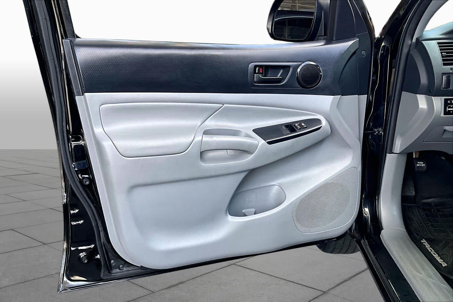 Used 2015 Black Toyota  image 21