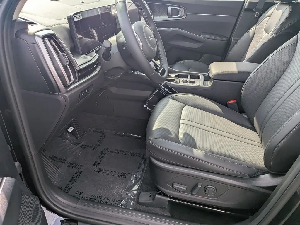 2025 Kia Sorento EX - Photo 21