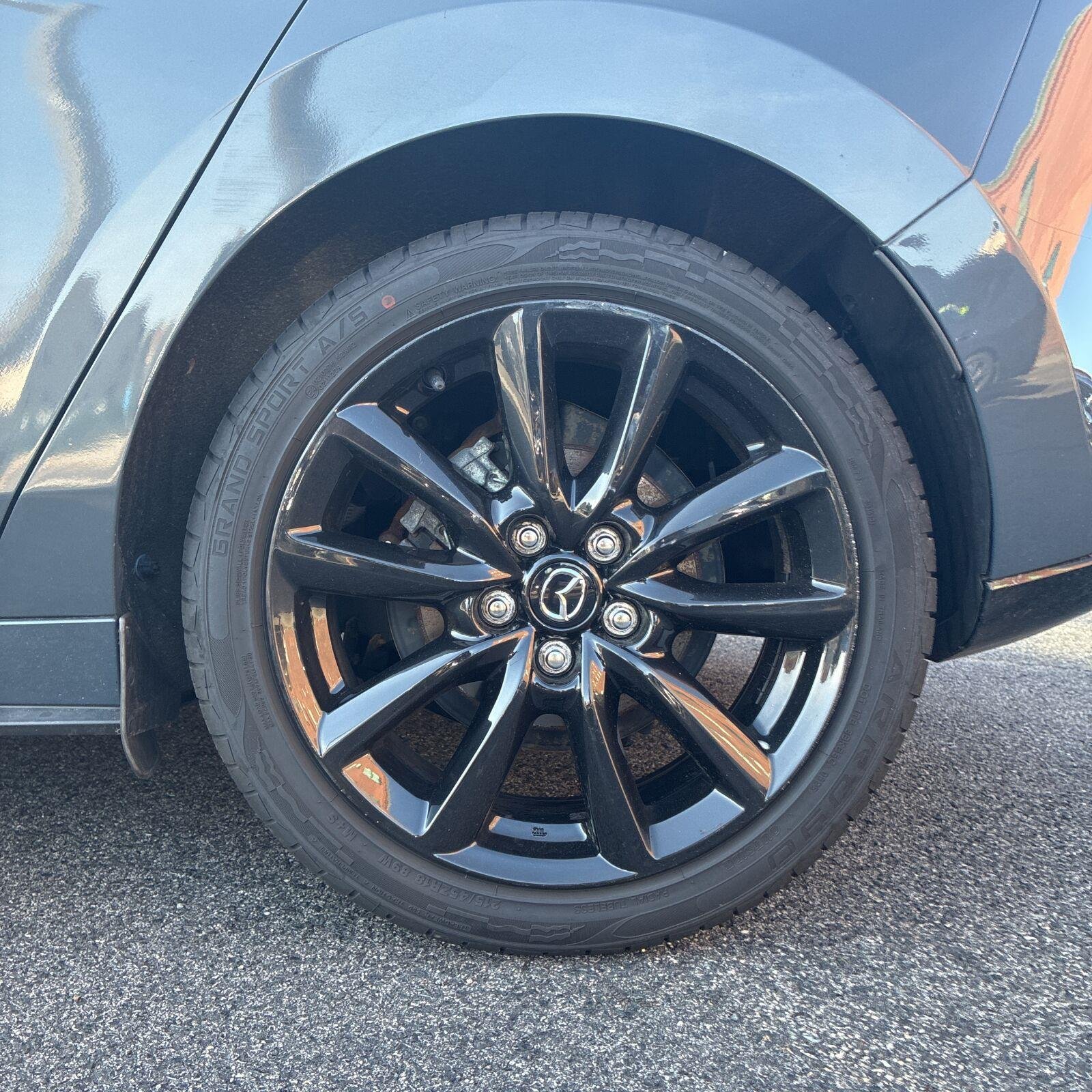 Used 2022 Polymetal Gray Metallic Mazda Carbon Edition image 18
