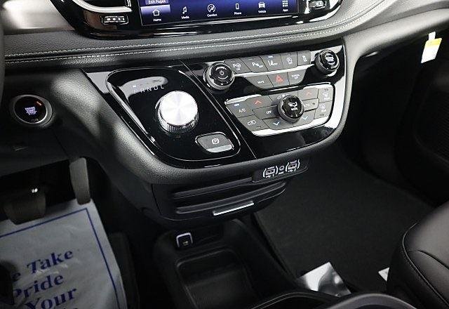 2025 Chrysler Pacifica Select - Photo 14