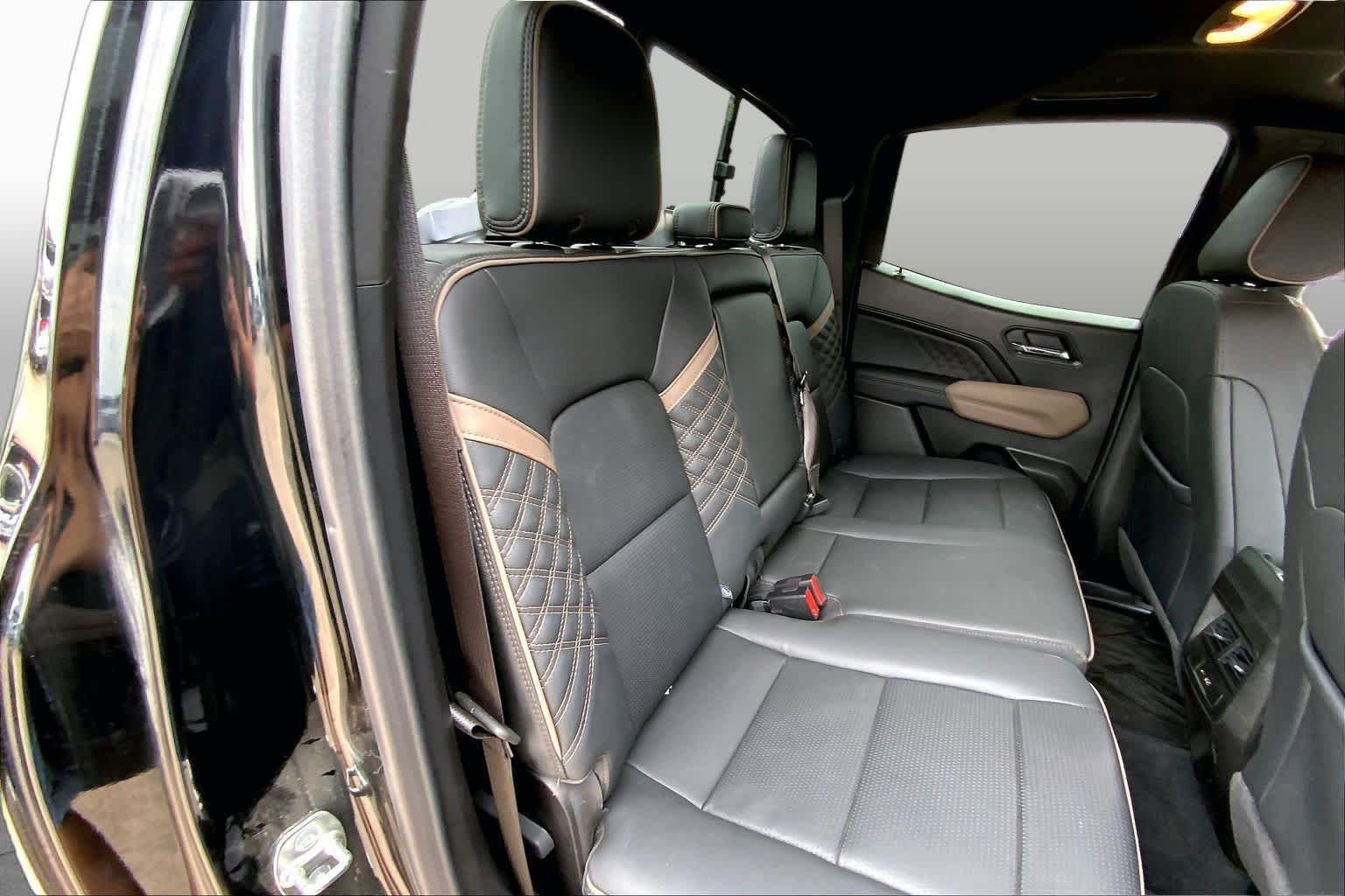 Used 2026 Onyx Black GMC 4WD Denali image 18