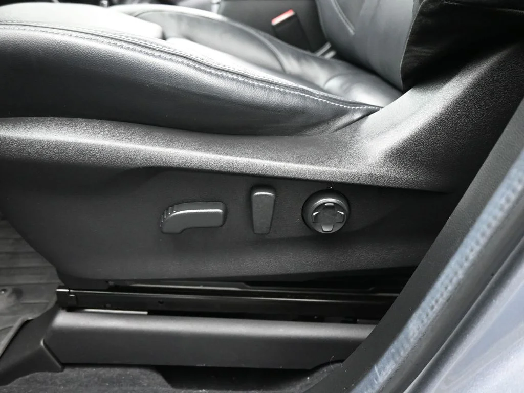 Certified Used 2023 Silver Subaru Limited image 11
