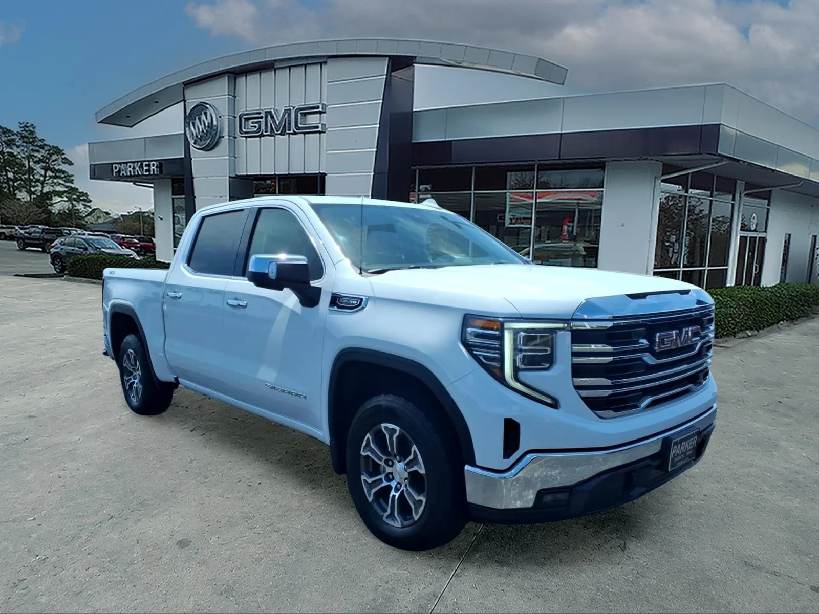 2025 GMC Sierra 4WD Crew Cab Short Box SLT's photo