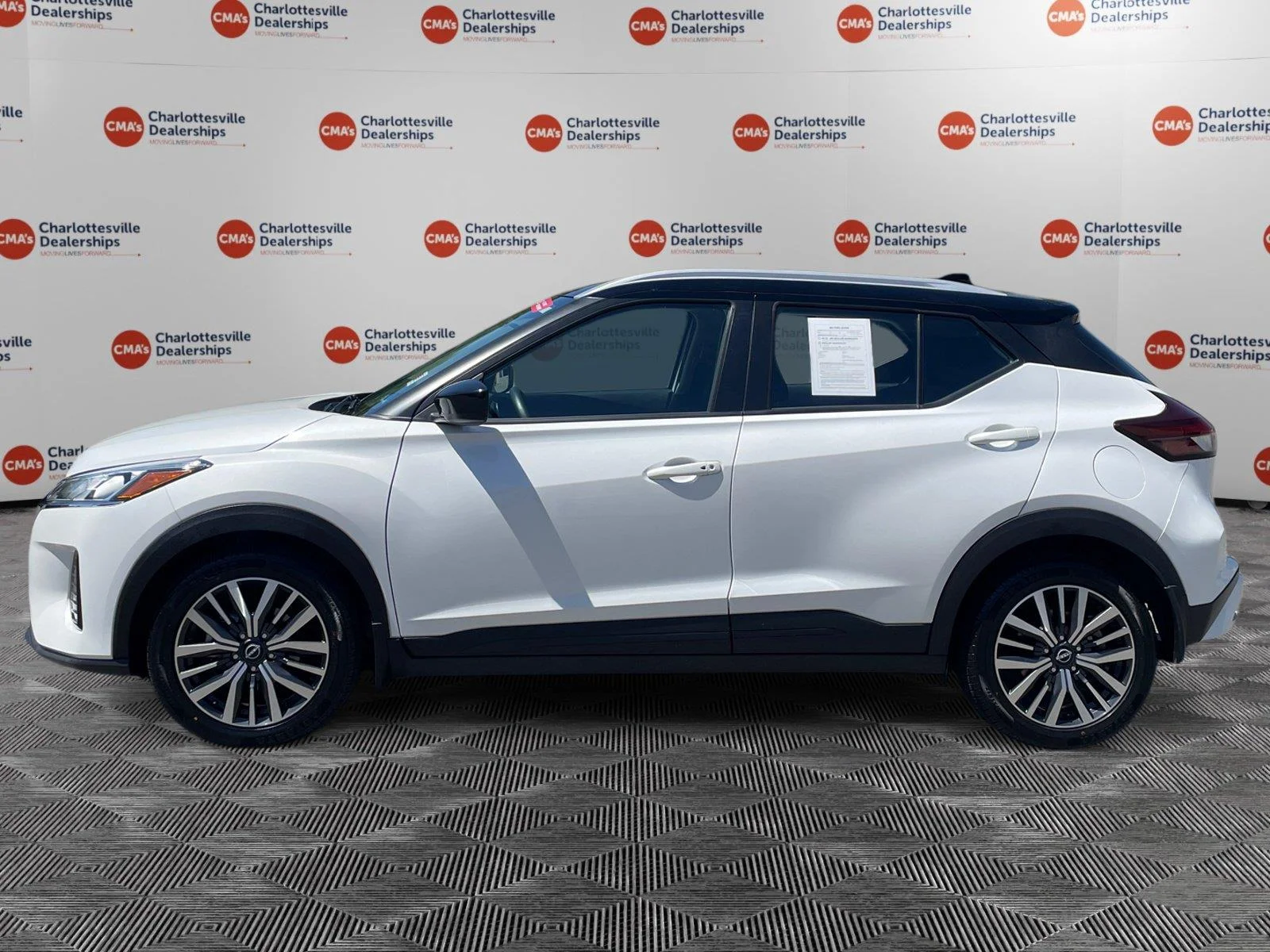 Used 2023 Aspen White Tricoat/Super Black Nissan SV image 2