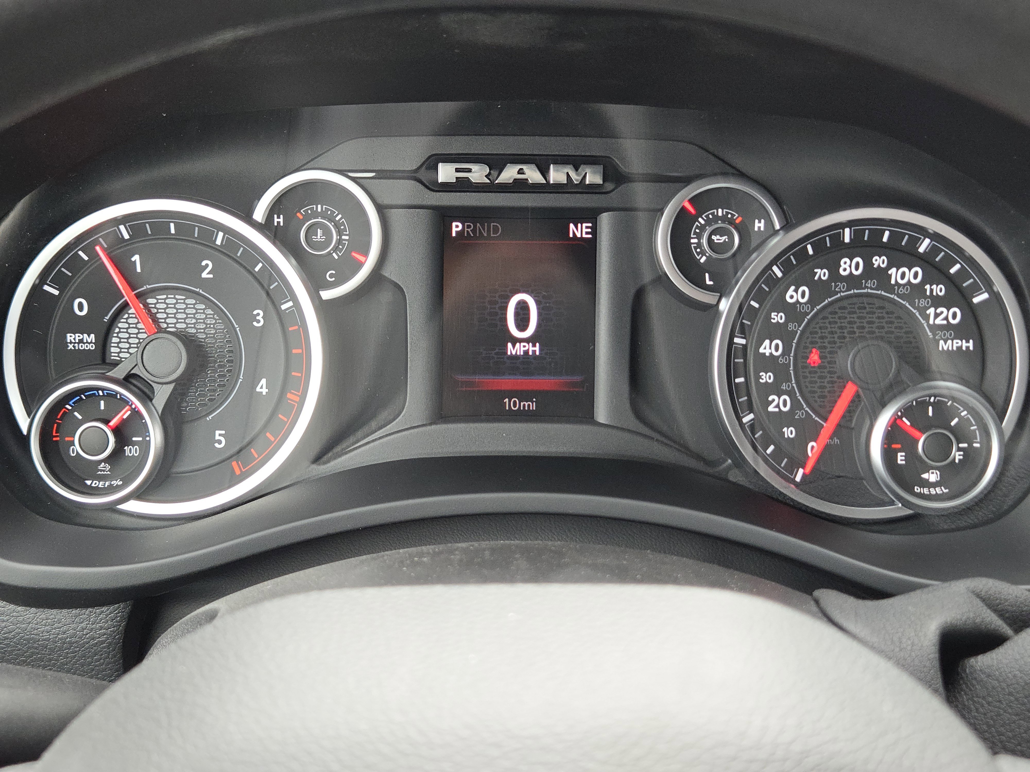 New 2026 Diamond Black Crystal Pearl-Coat Exterior Paint RAM Tradesman image 13