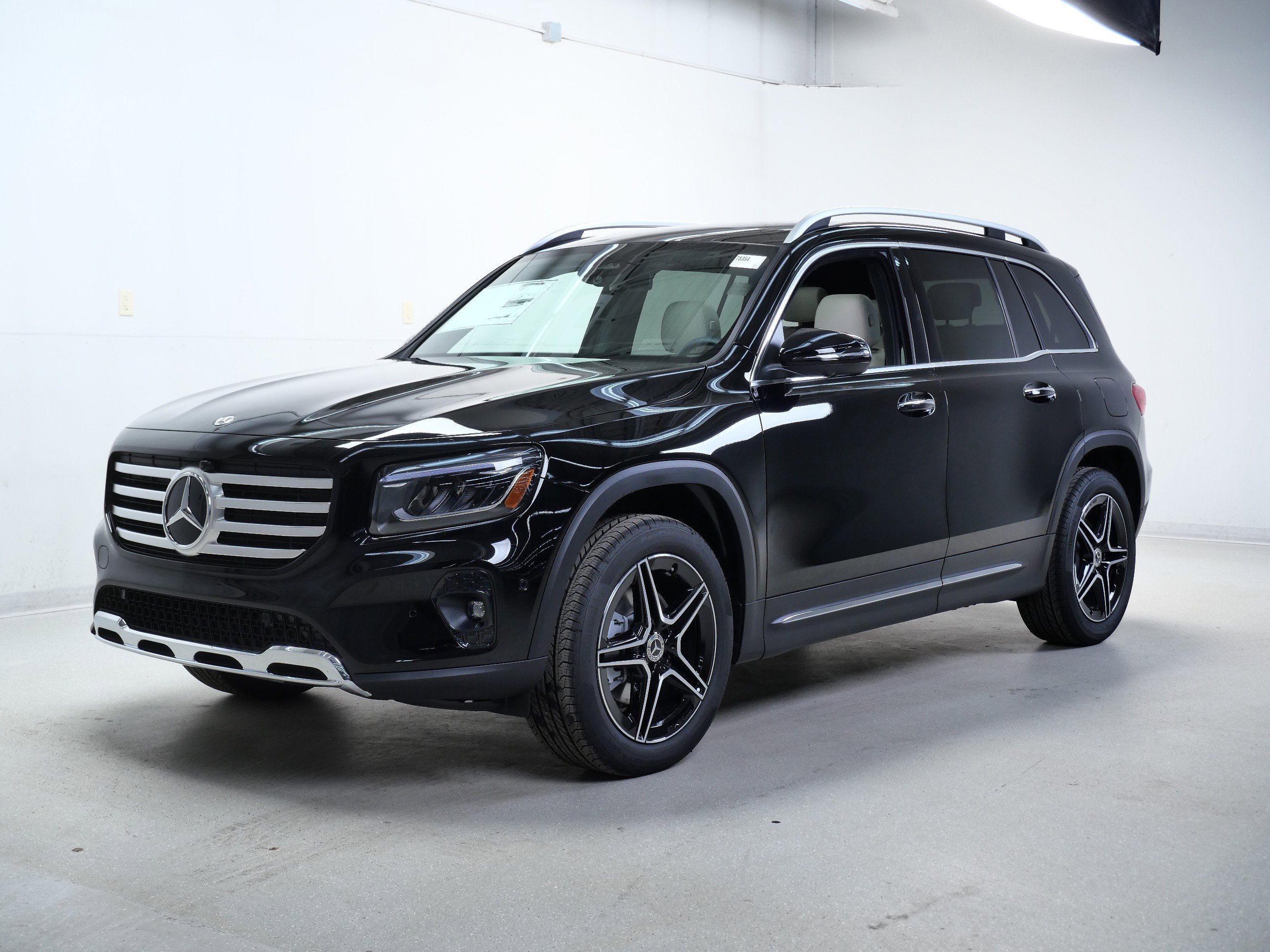 New 2026 Night Black Mercedes-Benz GLB 250 image 4