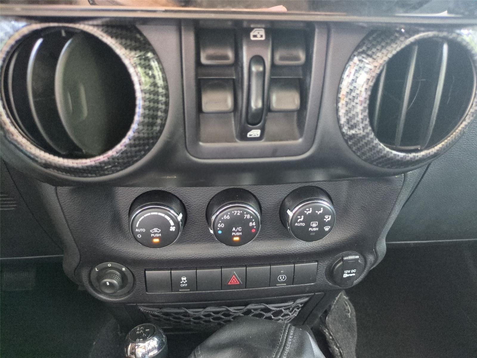 Used 2017 Granite Crystal Metallic Clearcoat Jeep Rubicon image 24