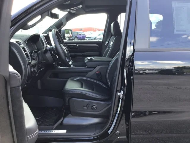 New 2026 Diamond Black Crystal Pearl-Coat Exterior Paint RAM RHO image 9