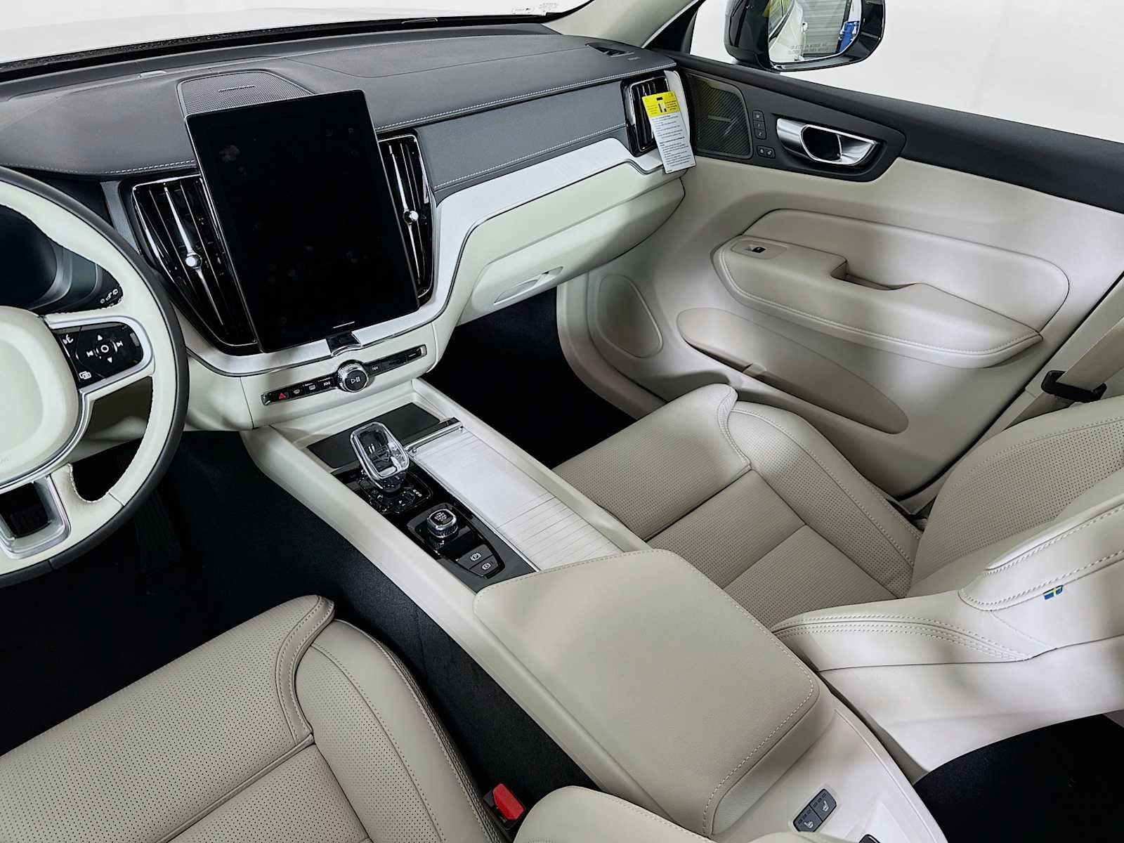 New 2026 Bright Dusk Volvo Ultra image 22