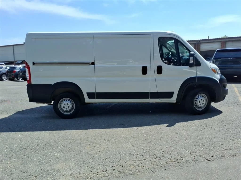 Used 2025 Bright White Clea Ram Tradesman image 34