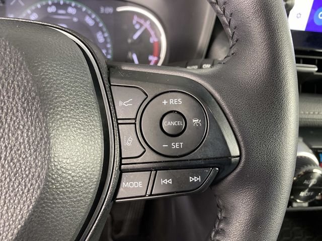 Used 2025 Beige Toyota XLE Premium image 17