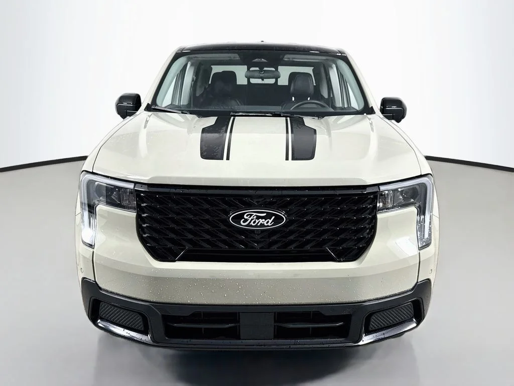 Used 2025 Sand Ford Lariat image 2