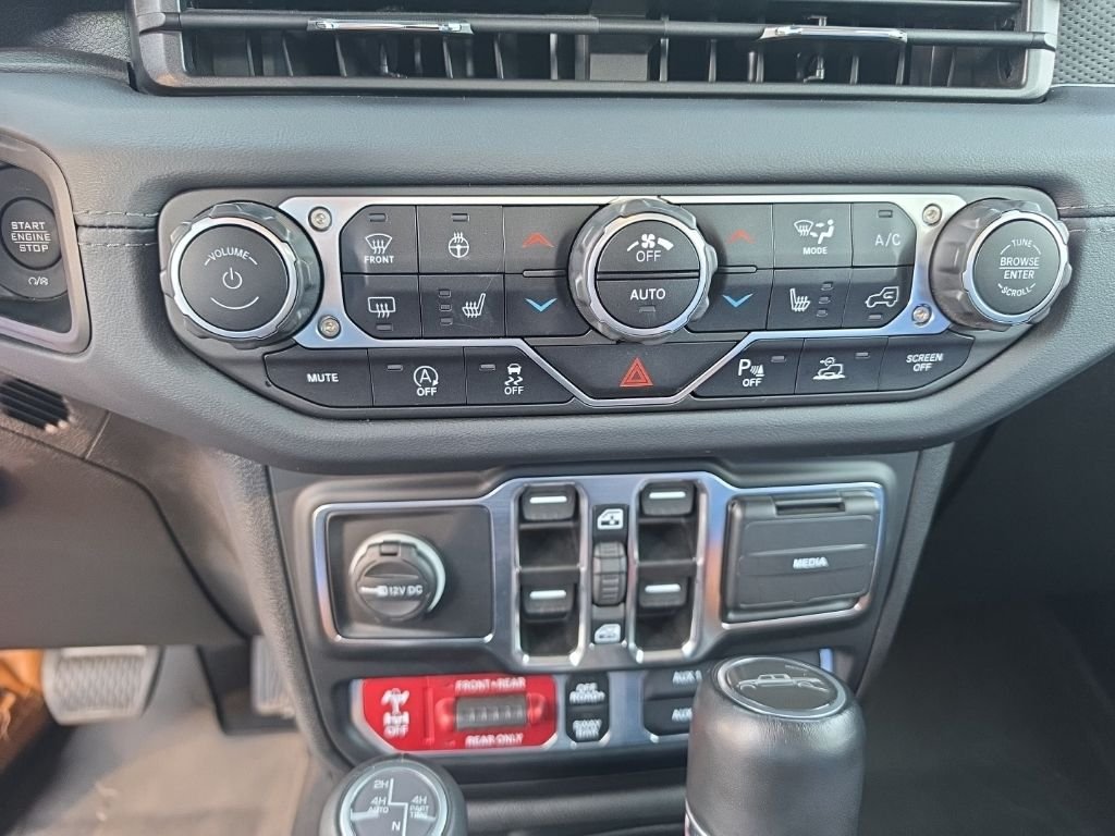Used 2024 Blue Pearl Jeep Rubicon image 26