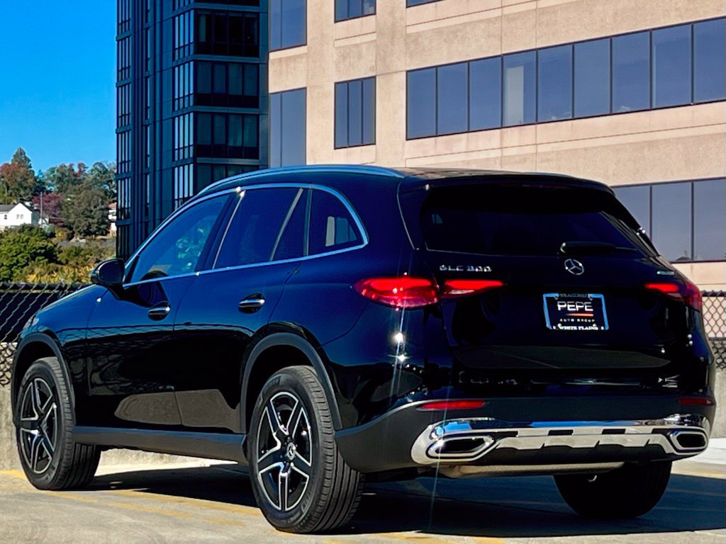 Certified Used 2026 Black Mercedes-Benz GLC 300 image 5