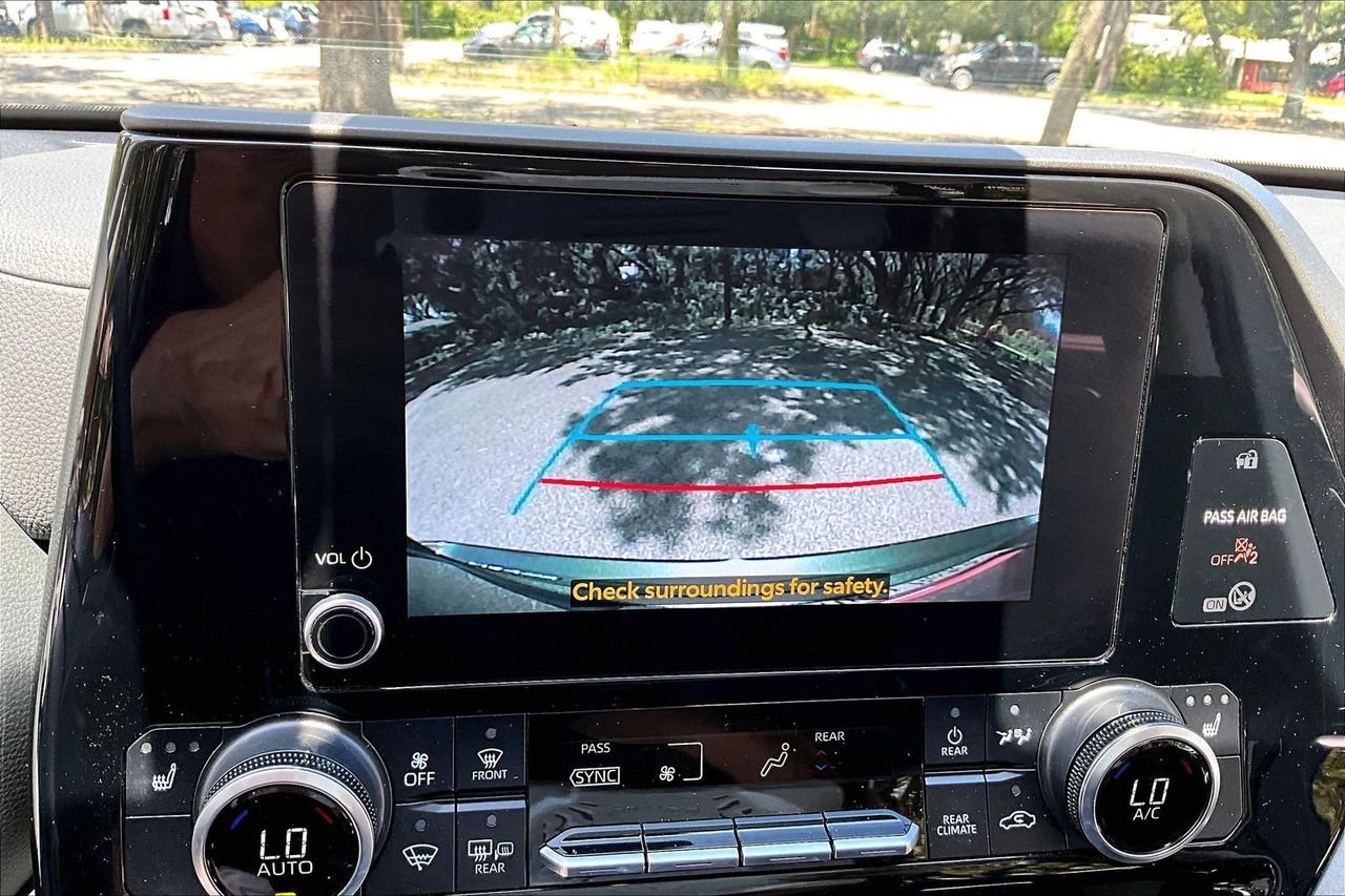 Used 2023  Toyota XLE image 13