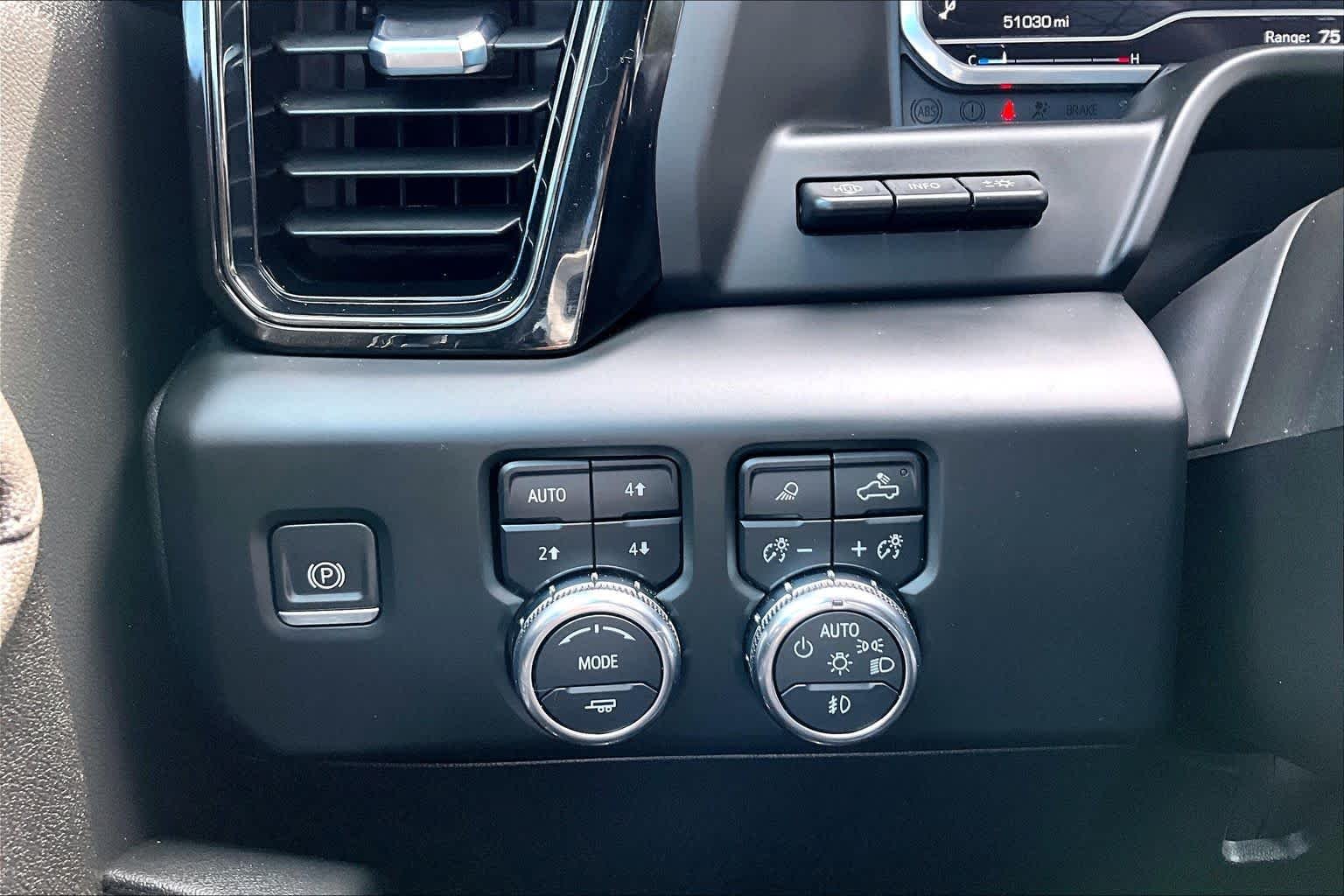 Used 2024 Sterling Metallic GMC AT4 image 34